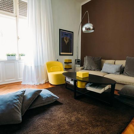 Valsabbion City Suite Pula Habitación foto